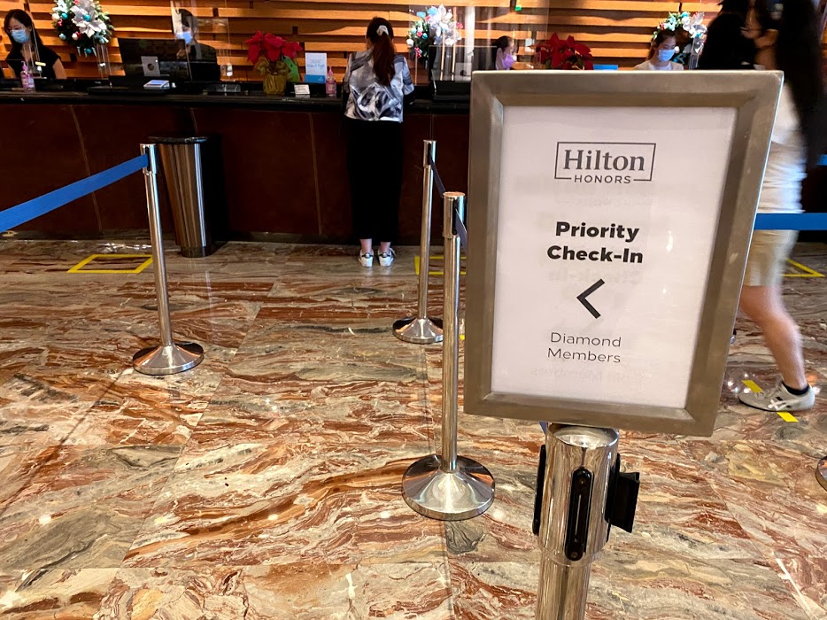 Hilton Diamond Check in Queue